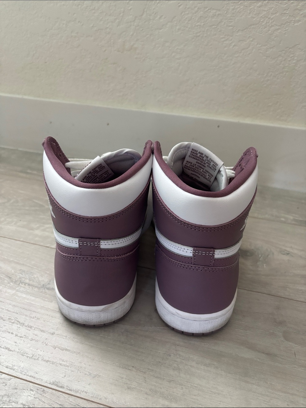 Nike Air Jordan 1 - Picture 5 of 6